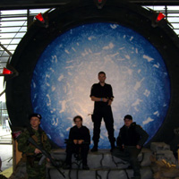 équipe SG prête à traverser la Stargate